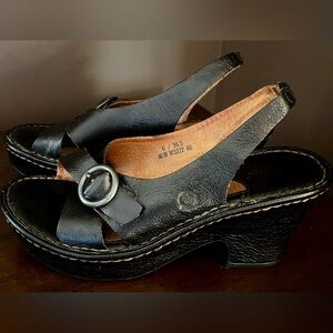 BJORN PLATFORM SANDALS
SIZE 6
VERY GOOD CONDITION

BARELY WORN